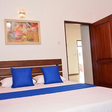 Tropical Garden Hotel เนกอมโบ ภายนอก รูปภาพ