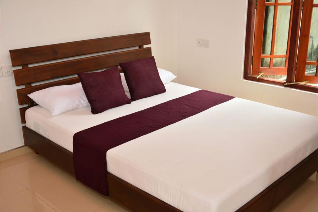 Tropical Garden Hotel เนกอมโบ ภายนอก รูปภาพ