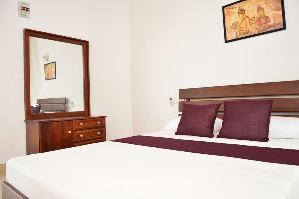 Tropical Garden Hotel เนกอมโบ ภายนอก รูปภาพ